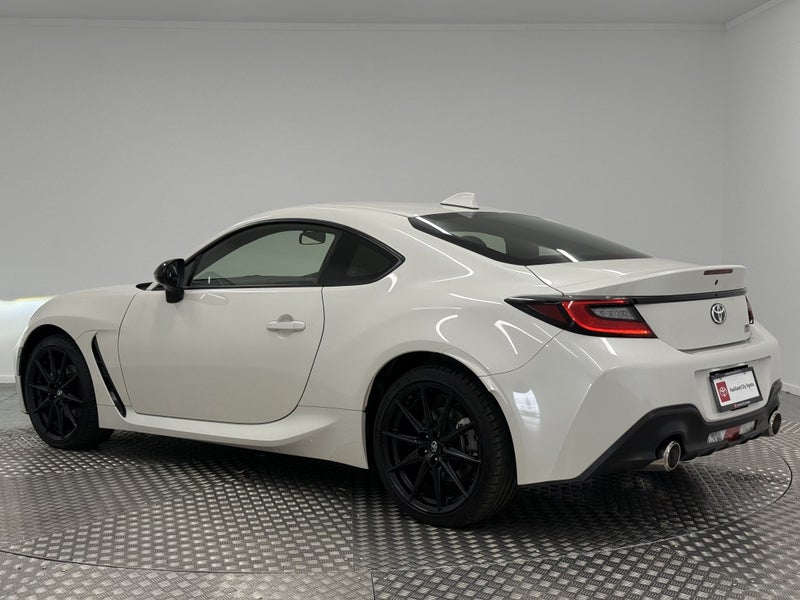 2022 Toyota GR86 RZ 2.4P Coupe image 5