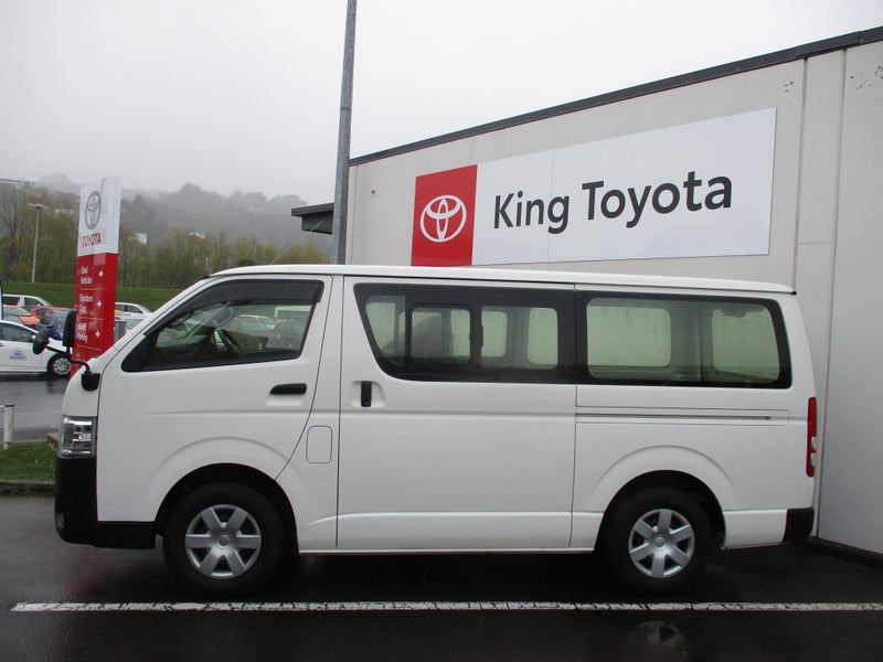 2022 Toyota Hiace 2.0L image 2