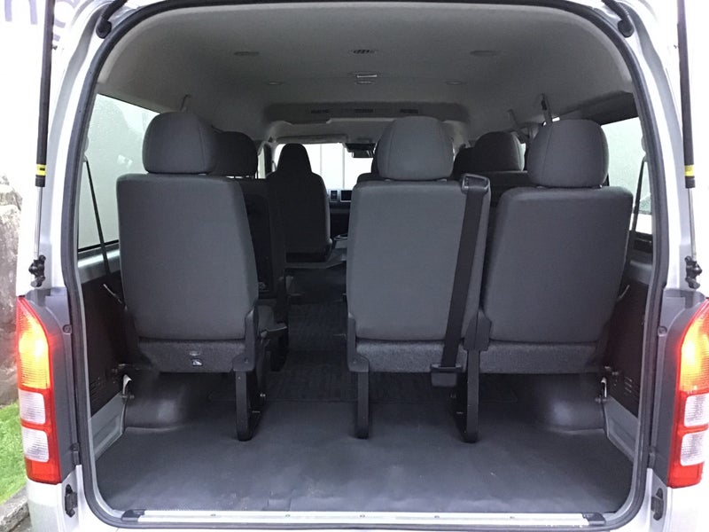 2022 Toyota Hiace 2.7L DX 10 Seater image 5