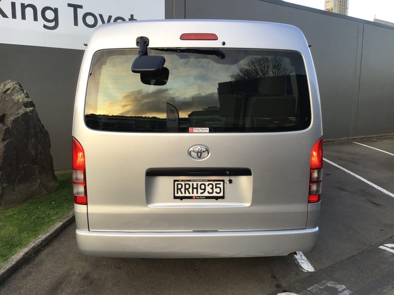 2022 Toyota Hiace 2.7L DX 10 SEATER image 3