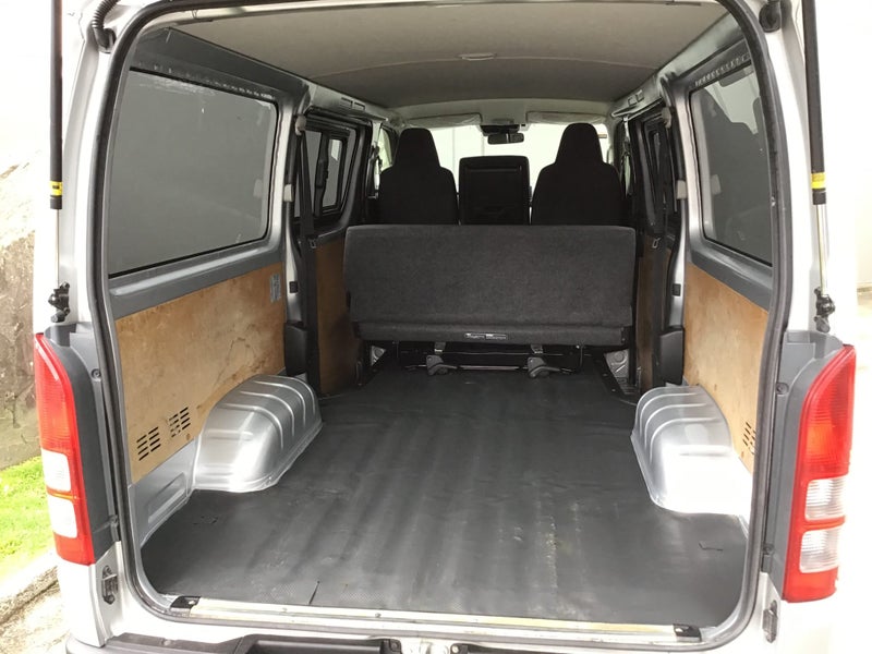 2022 Toyota Hiace 6 Seat image 5