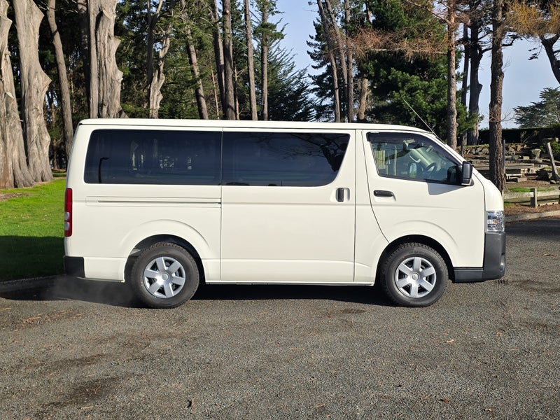 2022 Toyota Hiace DX image 2