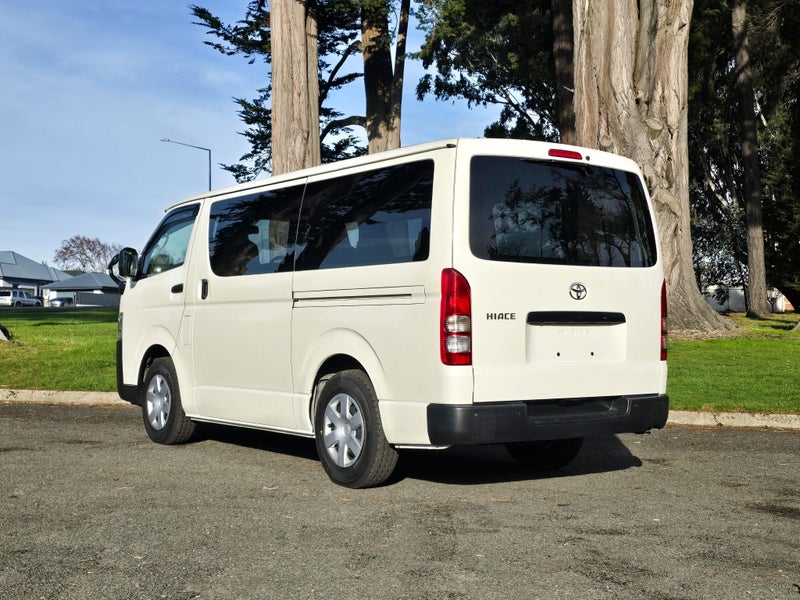 2022 Toyota Hiace DX image 5