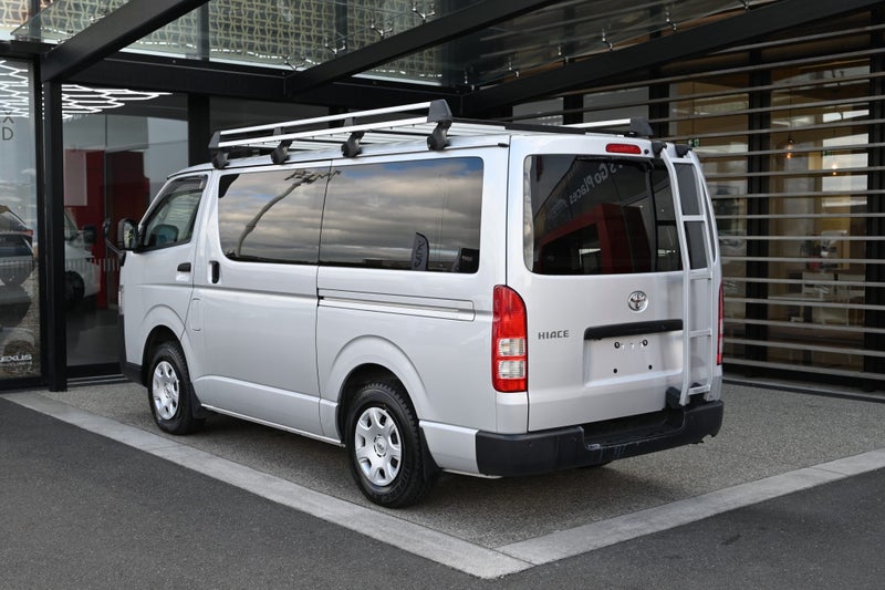 2022 Toyota Hiace DX Long 2.8 Turbo Diesel RWD Van image 2