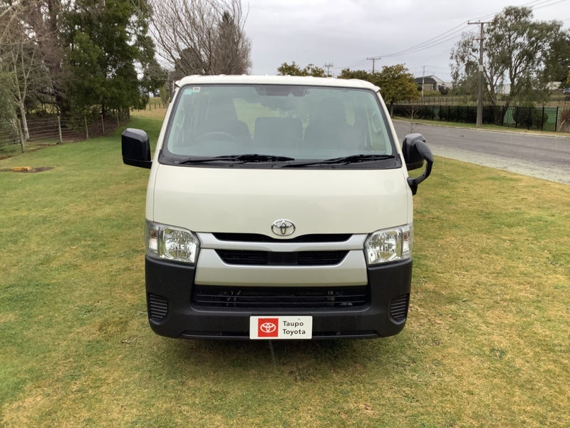 2022 Toyota Hiace DX Long 2.8D 5Dr Van 6A 2WD image 3