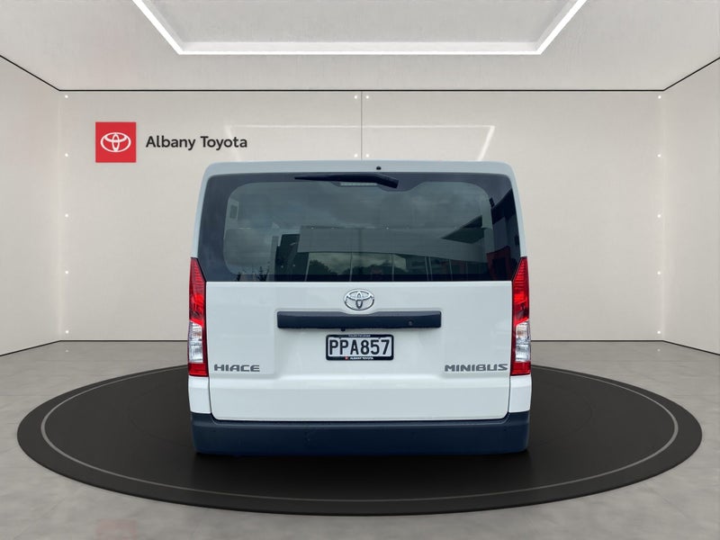 2022 Toyota Hiace ZR 2.8DT 6AT RWD MB/4D/10S (H... image 4