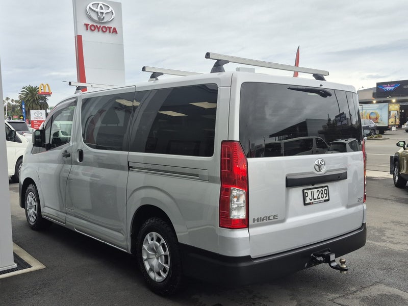 2022 Toyota Hiace ZR 2.8DT Auto image 5