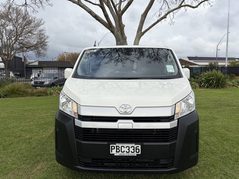 2022 Toyota Hiace ZR 2.8DT Automatic RWD Van -... image 2