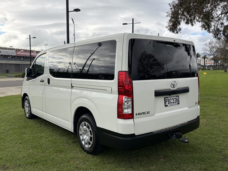 2022 Toyota Hiace ZR 2.8DT Automatic RWD Van -... image 5
