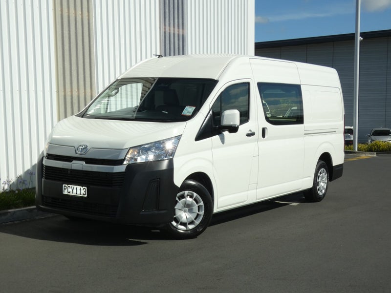 2022 Toyota Hiace ZX image 1