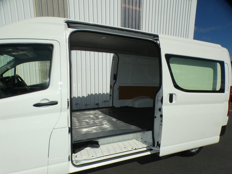 2022 Toyota Hiace ZX image 2