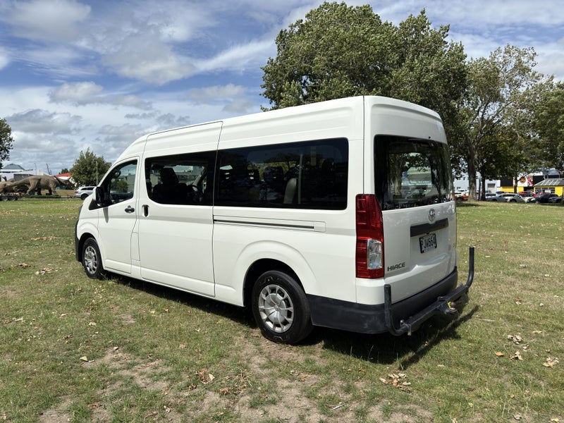 2022 Toyota Hiace ZX 2.8DT Automatic 12 Seat Mi... image 5