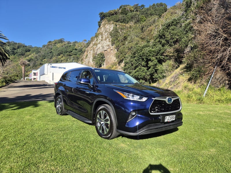 2022 Toyota Highlander Limited 2.5P Hybrid image 3
