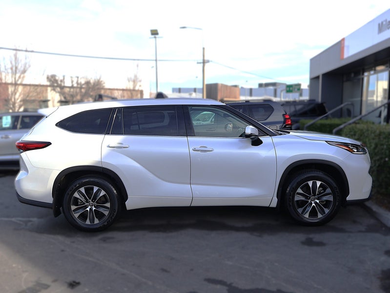 2022 Toyota Highlander Limited 3.5P 8AT AWD SUV... image 4