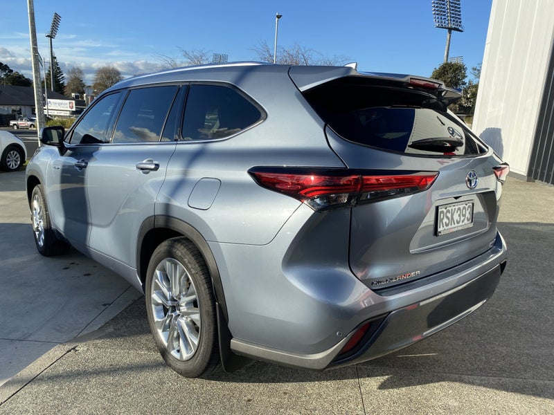 2022 Toyota Highlander Limited ZR 2.5P HV ECVT... image 3