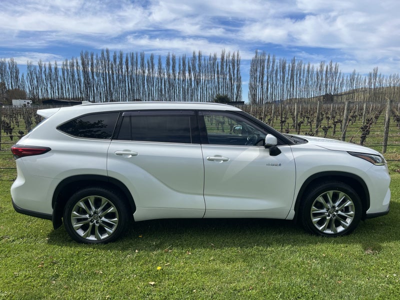2022 Toyota Highlander Limited ZR 2.5P HV ECVT... image 3