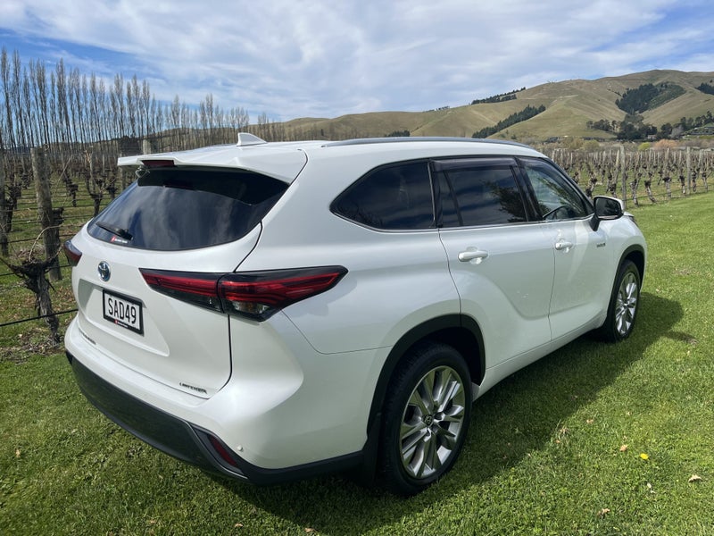 2022 Toyota Highlander Limited ZR 2.5P HV ECVT... image 4