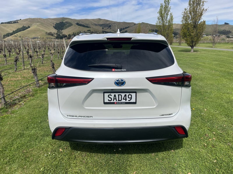 2022 Toyota Highlander Limited ZR 2.5P HV ECVT... image 5