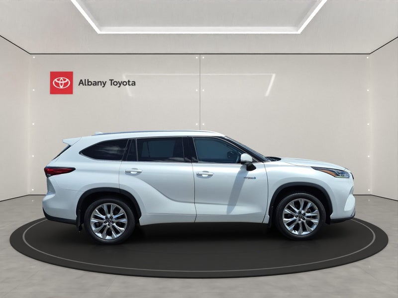 2022 Toyota Highlander Limited ZR 2.5P HV ECVT... image 2
