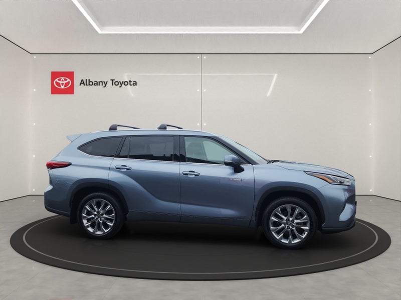 2022 Toyota Highlander Limited ZR 2.5P HV ECVT... image 2