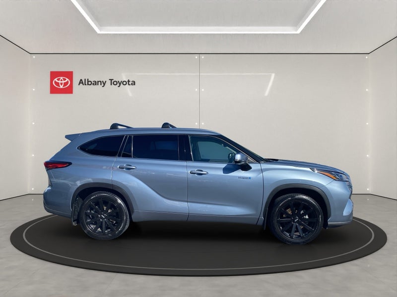 2022 Toyota Highlander Limited ZR 2.5P HV ECVT... image 2