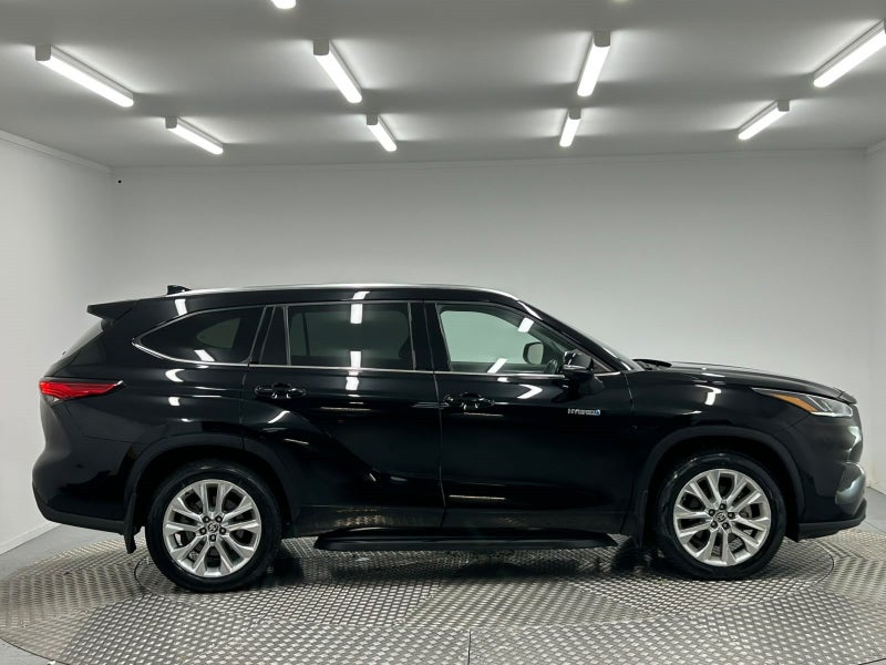 2022 Toyota Highlander Limited ZR 2.5P Hybrid AWD image 2