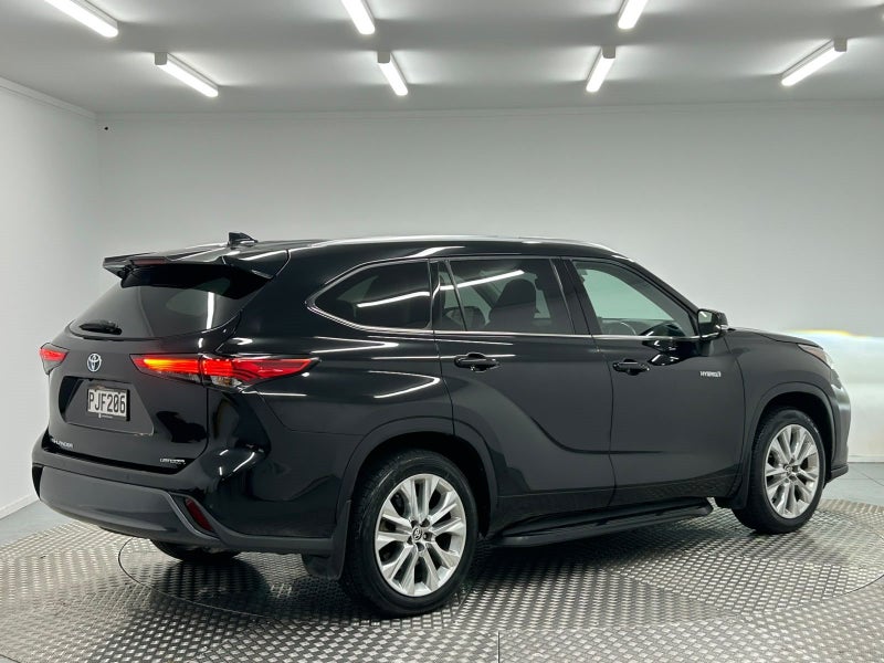 2022 Toyota Highlander Limited ZR 2.5P Hybrid AWD image 3