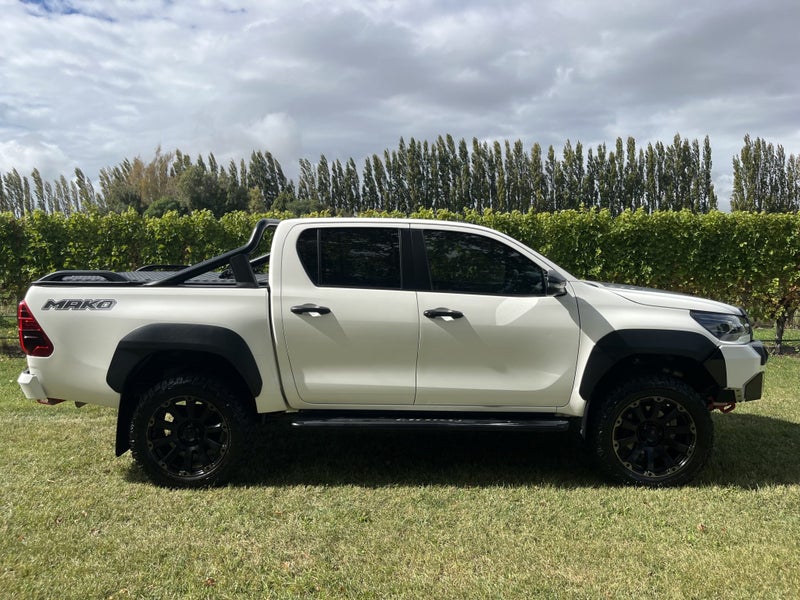 2022 Toyota Hilux MAKO 2.8DT 6AT 4WD DCW/4D/5S image 3