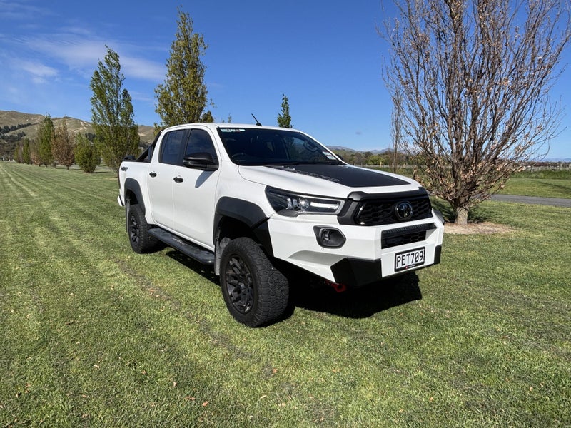 2022 Toyota Hilux MAKO 2.8DT 6AT 4WD DCW/4D/5S image 1