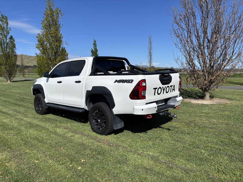 2022 Toyota Hilux MAKO 2.8DT 6AT 4WD DCW/4D/5S image 5