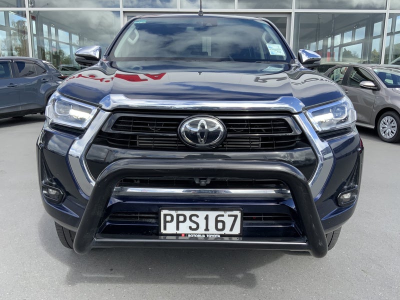 2022 Toyota Hilux One owner SR5 4X4 - Certified! image 3