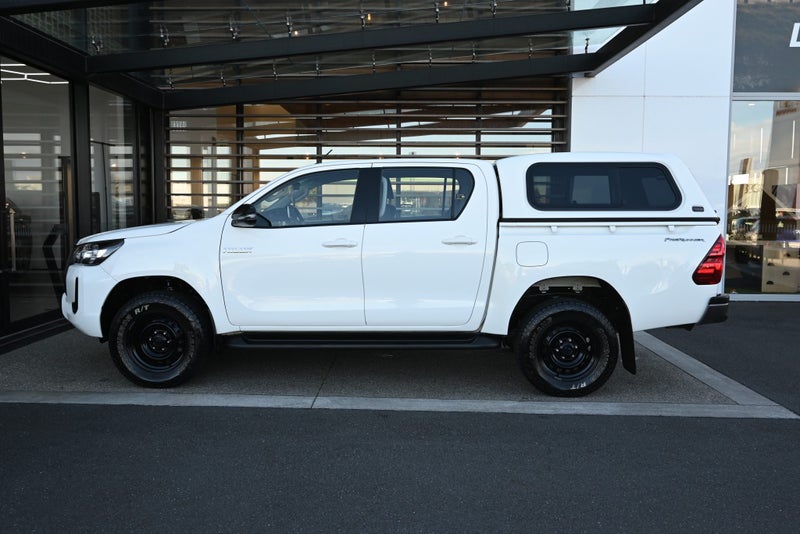 2022 Toyota Hilux SR 2.8 Turbo Diesel RWD Utility image 3