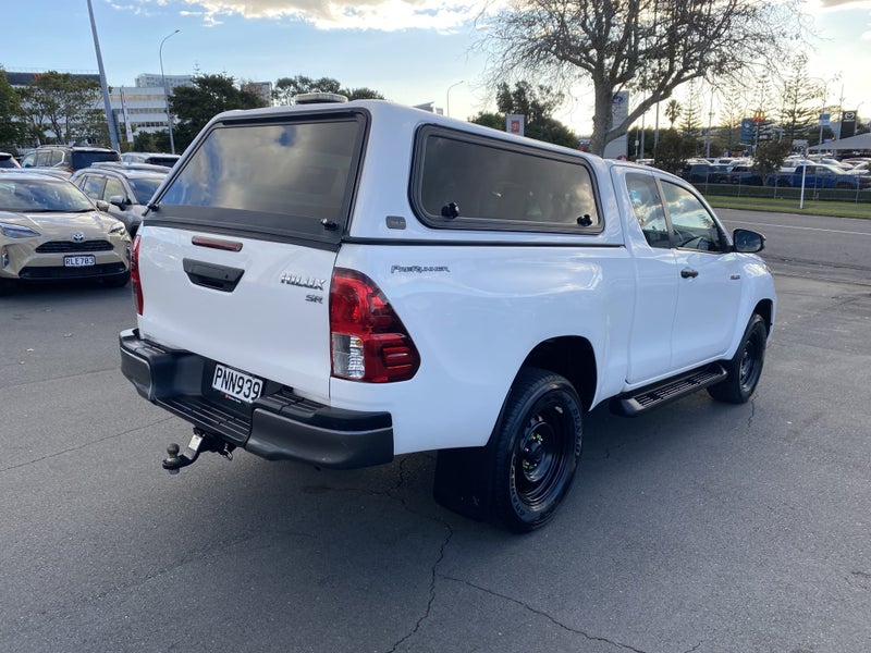 2022 Toyota Hilux SR 2.8DT 6AT 2WD image 2