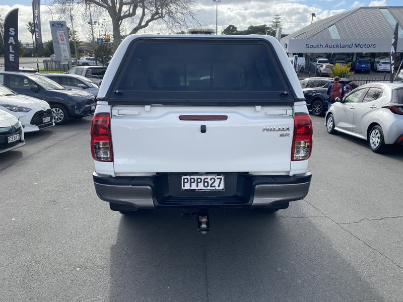 2022 Toyota Hilux SR 2.8DT 6AT 2WD image 3