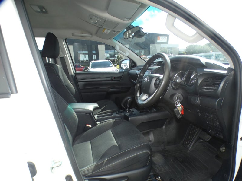 2022 Toyota Hilux SR 2.8DT 6AT 2WD DCW/4D/5S image 2