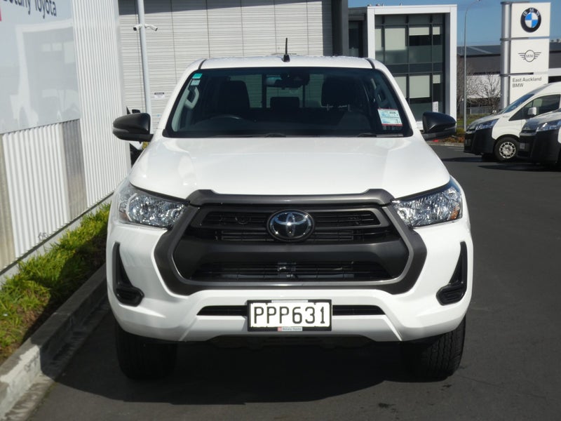 2022 Toyota Hilux SR 2.8DT 6AT 2WD DCW/4D/5S image 3