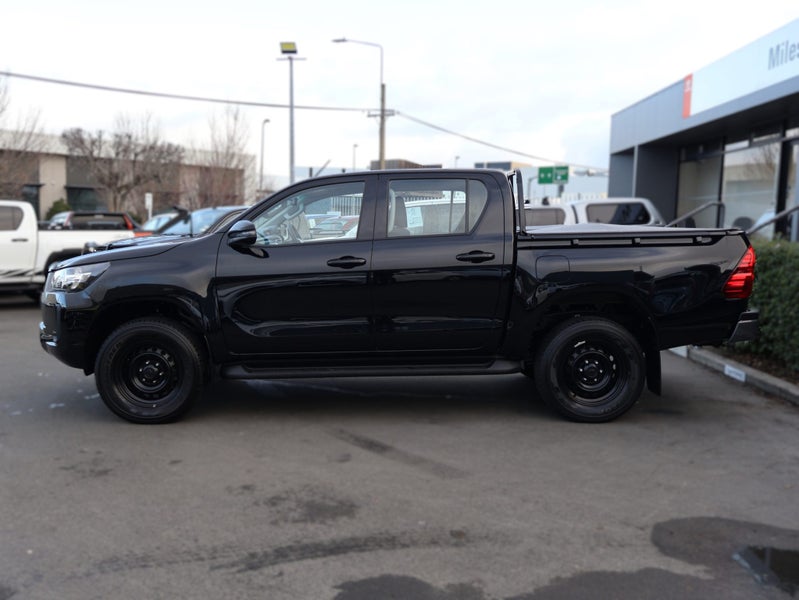 2022 Toyota Hilux SR 2.8DT 6AT 2WD DCW/4D/5S image 4