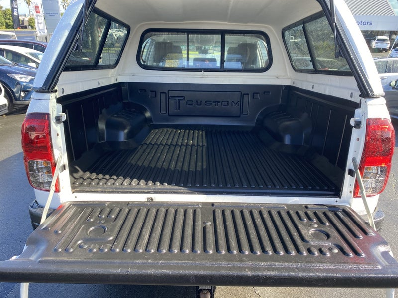2022 Toyota Hilux SR 2.8DT 6AT 2WD DCW/4D/5S (J... image 4