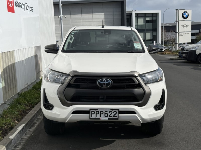 2022 Toyota Hilux SR 2.8DT 6AT 2WD DCW/4D/5S (J... image 3