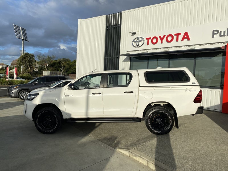 2022 Toyota Hilux SR 2.8DT 6AT 2WD Double Cab image 2
