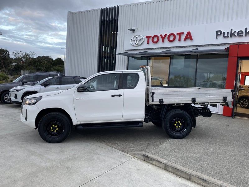 2022 Toyota Hilux SR 2.8DT 6AT 2WD Extra Cab Fl... image 2