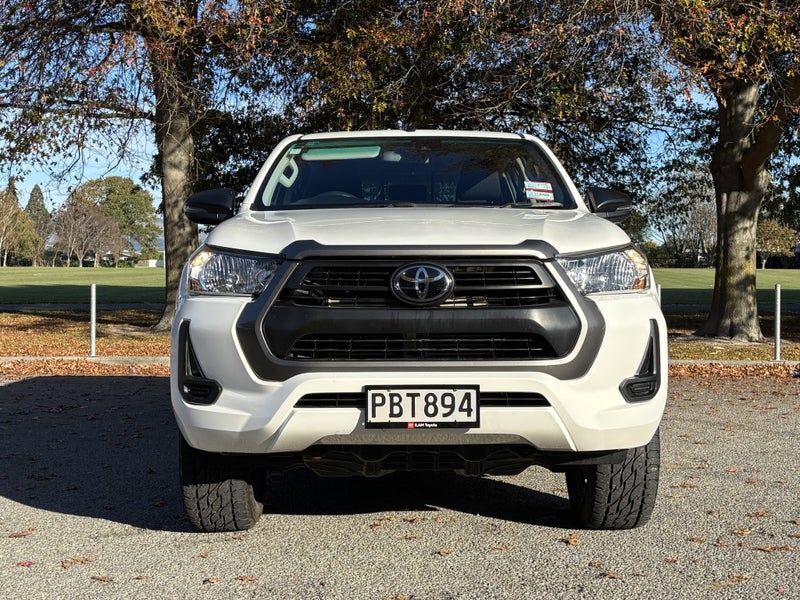 2022 Toyota Hilux SR 2.8DT 6AT 4WD image 2