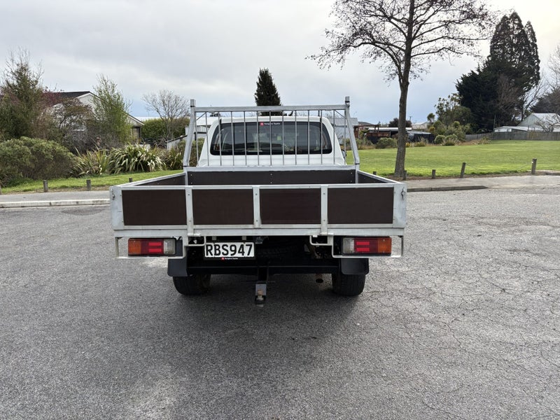 2022 Toyota Hilux SR 2.8DT 6AT 4WD DCC/4D/5S image 4