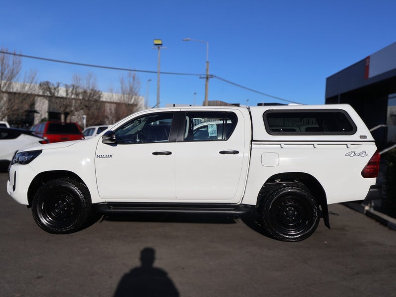 2022 Toyota Hilux SR 2.8DT 6AT 4WD DCW/4D/5S image 4