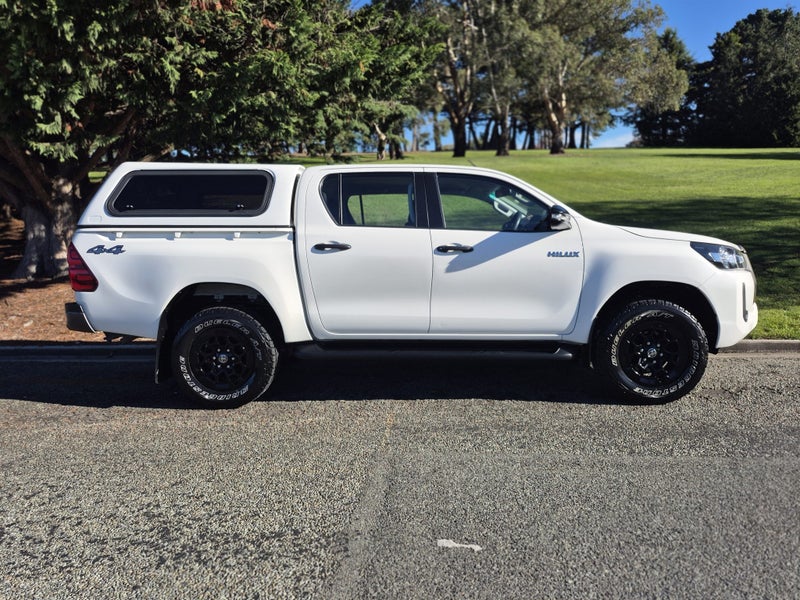 2022 Toyota Hilux SR 2.8DT 6AT 4WD DCW/4D/5S image 3