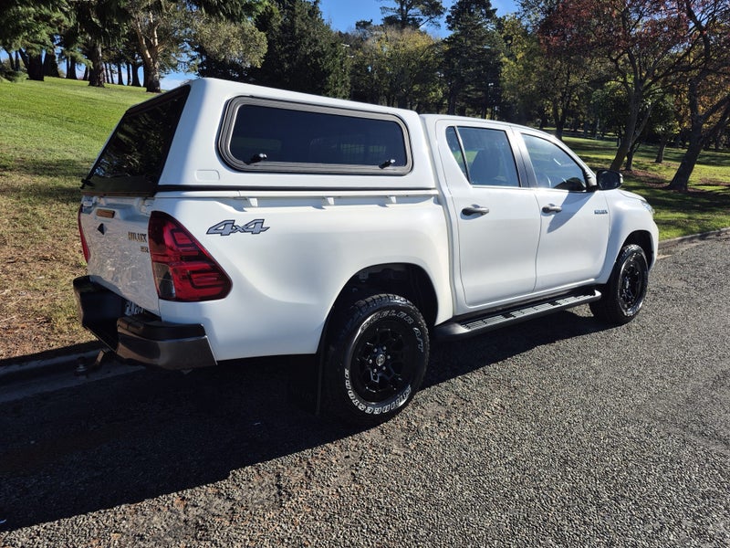 2022 Toyota Hilux SR 2.8DT 6AT 4WD DCW/4D/5S image 4