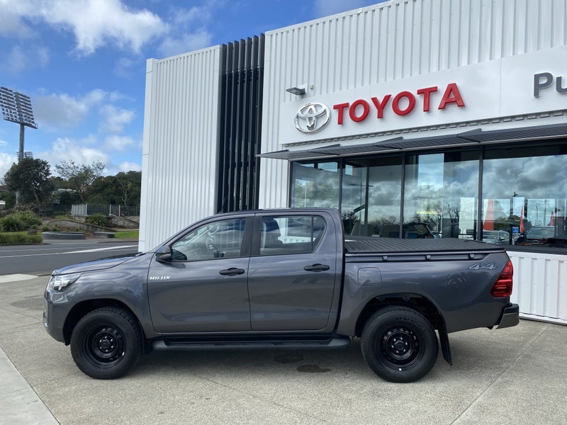 2022 Toyota Hilux SR 2.8DT 6AT 4WD Double Cab image 2