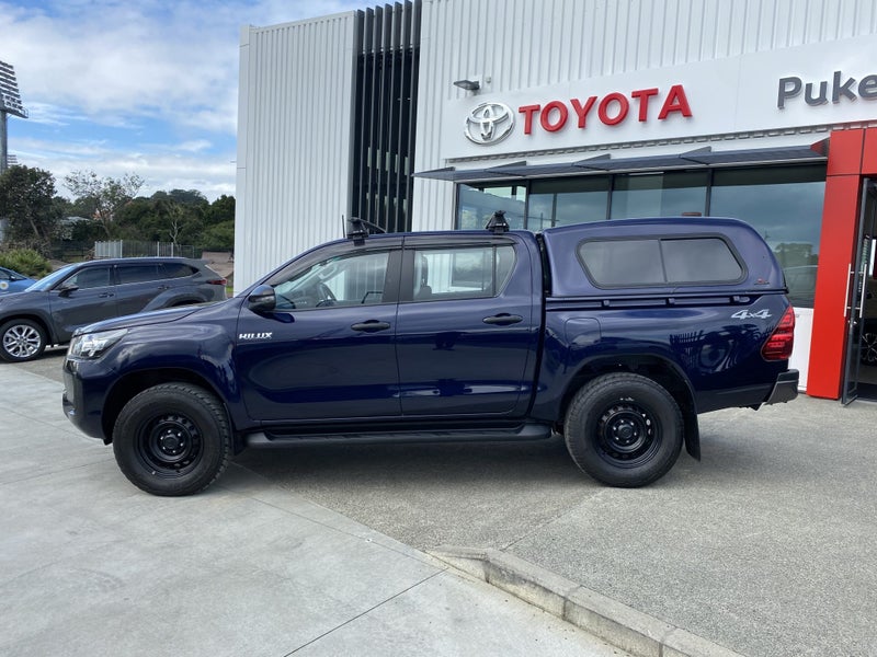 2022 Toyota Hilux SR 2.8DT 6AT 4WD Double Cab image 2