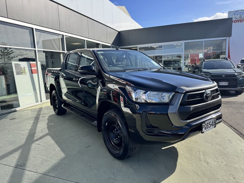 2022 Toyota Hilux SR 2.8DT Automatic 2WD Double... image 3