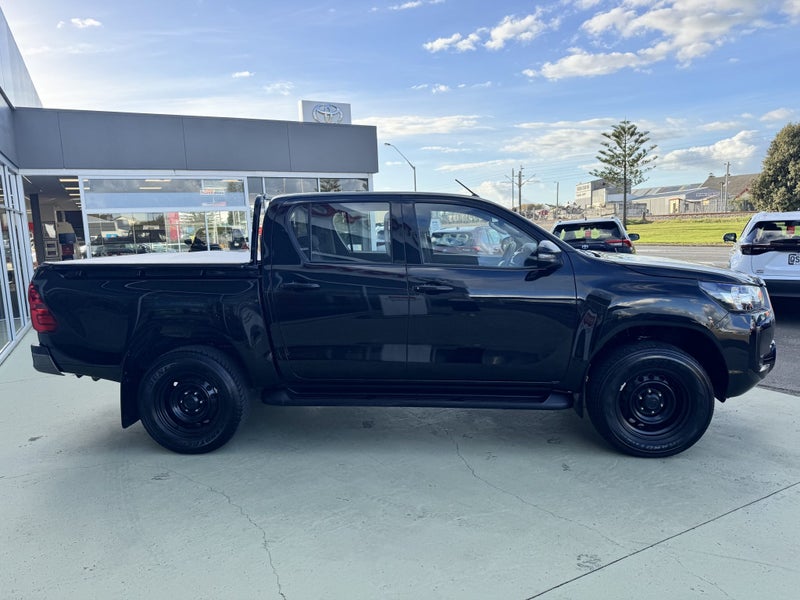 2022 Toyota Hilux SR 2.8DT Automatic 2WD Double... image 5